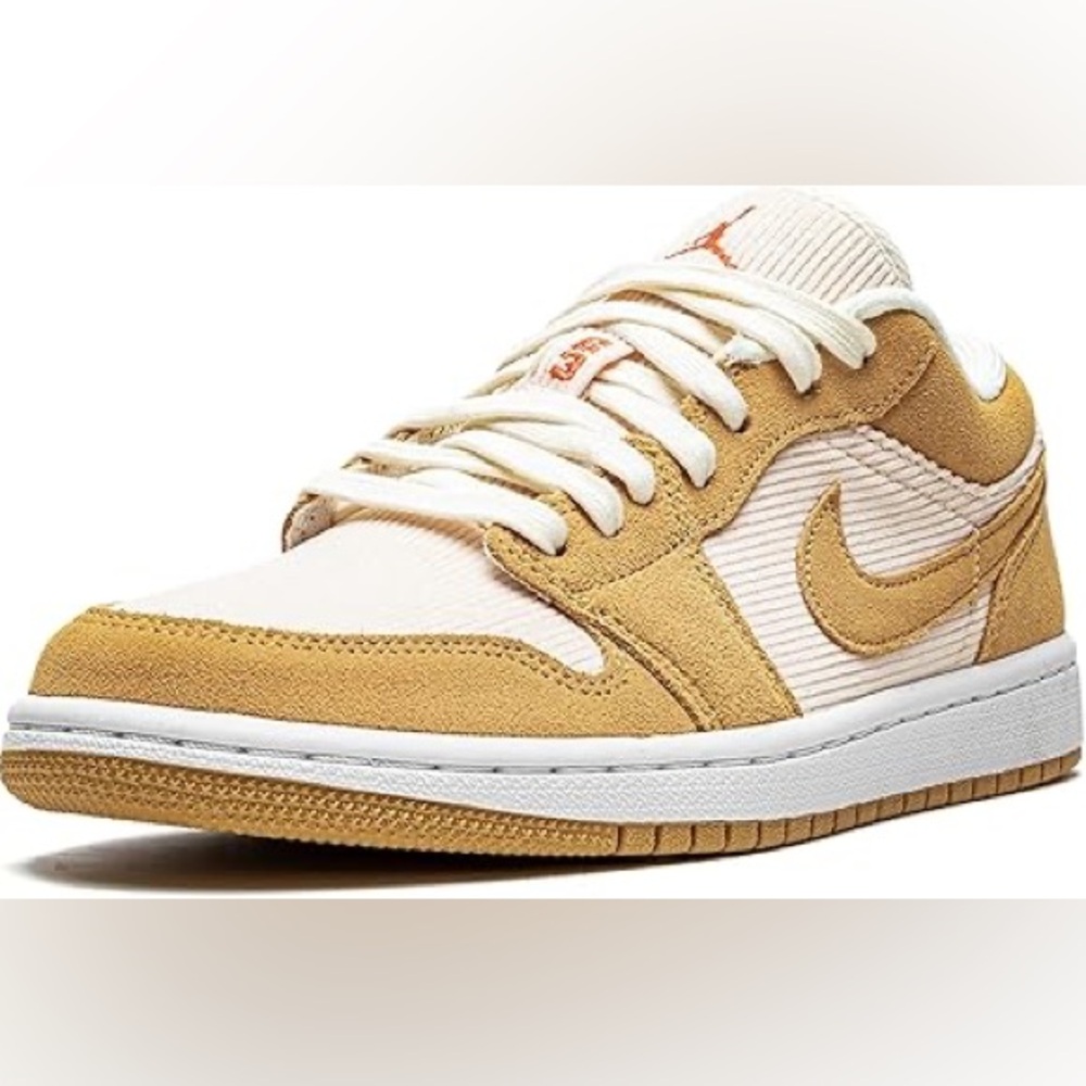 Nike Women's Jordan (Size 7.5)